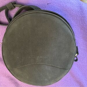 Portland Leather peppercorn large circle